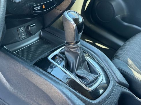 Used 2017 Nissan Rogue S FWD image 22