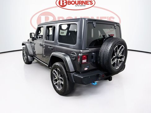 Used 2024 Jeep Wrangler Unlimited w/ Convenience Group AWD/4WD image 7