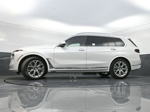 Used 2023 BMW X7 xDrive40i w/ Premium Package AWD/4WD image 32