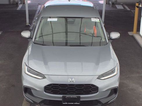 Used 2025 Honda HR-V LX image 3