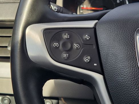 Used 2024 GMC Terrain SLT image 28