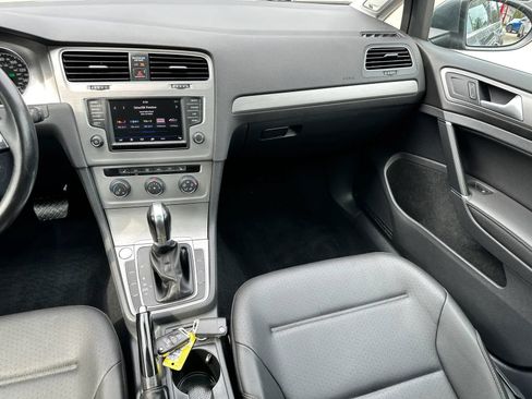 Used 2017 Volkswagen Golf S FWD image 13