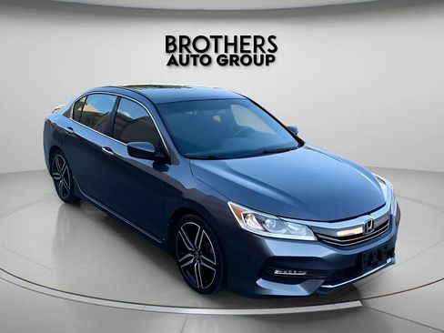 Used 2016 Honda Accord Sport image 3