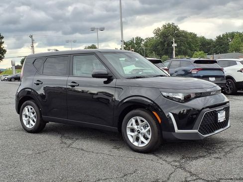 New 2025 Kia Soul LX image 2