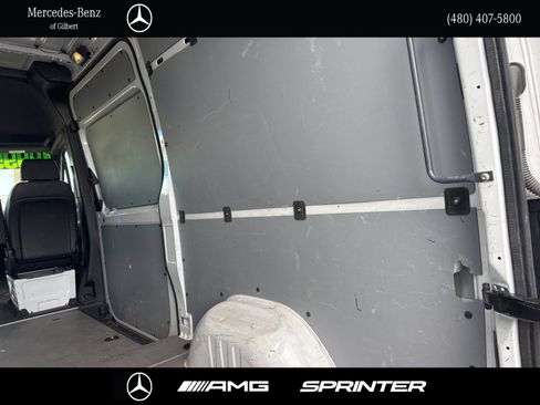 Used 2025 Mercedes-Benz Sprinter 2500 image 10