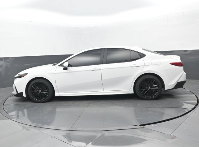 Used 2026 Toyota Camry SE FWD image 7