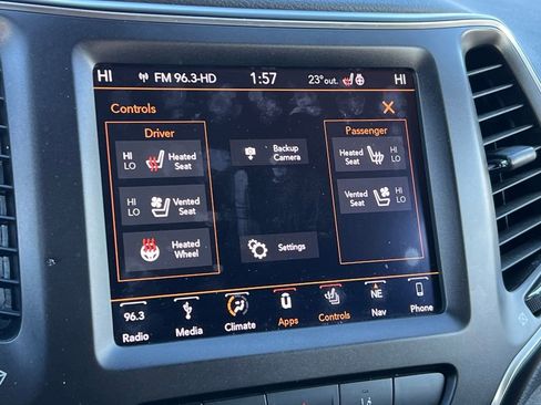 Used 2019 Jeep Cherokee Trailhawk image 24