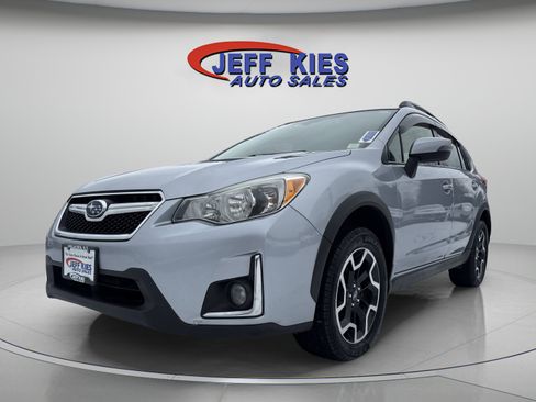 Used 2017 Subaru Crosstrek 2.0i Limited image 1