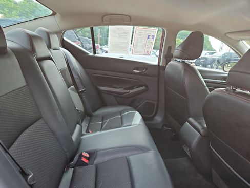Used 2024 Nissan Altima 2.5 SR FWD image 17