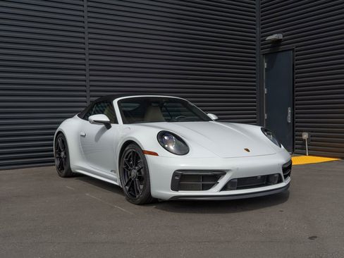 Used 2023 Porsche 911 Cabriolet image 7
