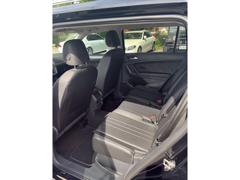 Used 2022 Volkswagen Tiguan SE AWD/4WD image 6