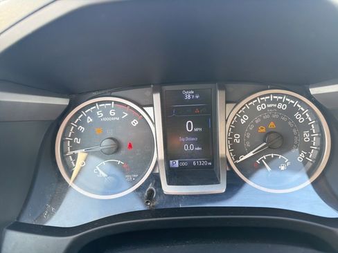 Used 2016 Toyota Tacoma SR5 w/ Towing Package image 13