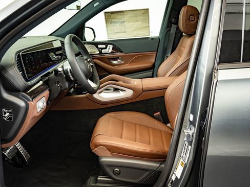 New 2026 Mercedes-Benz GLS 450 4MATIC image 24