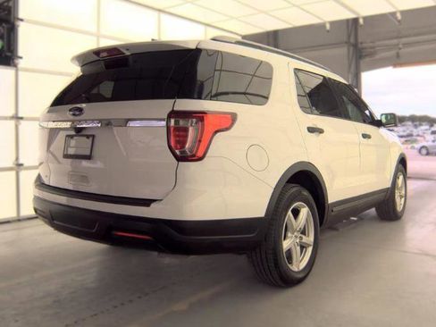 Used 2018 Ford Explorer FWD image 3