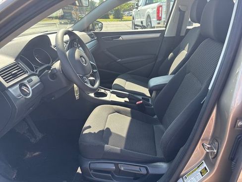 Used 2016 Volkswagen Passat 1.8T S FWD image 10