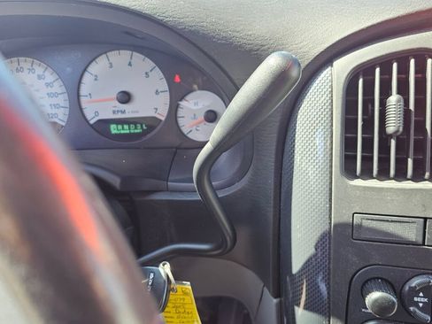 Used 2005 Dodge Grand Caravan SXT w/ Premium Group FWD image 35