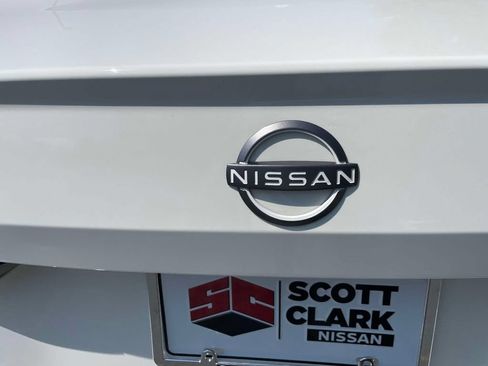 Used 2025 Nissan Altima 2.5 SV FWD image 13