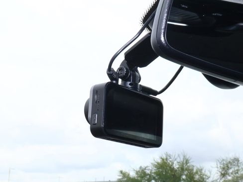 Used 2022 BMW 740i image 31