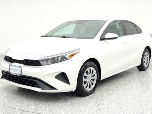 Used 2023 Kia Forte LX image 1