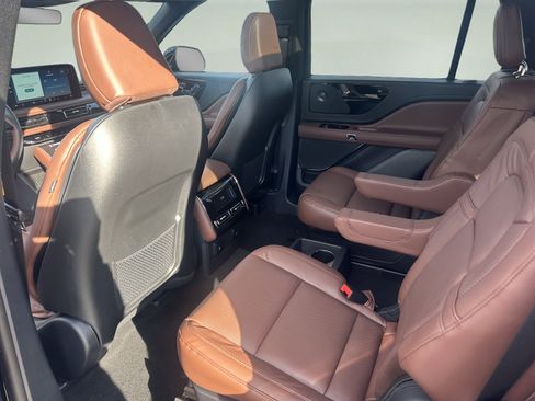 New 2026 Lincoln Aviator Reserve image 12