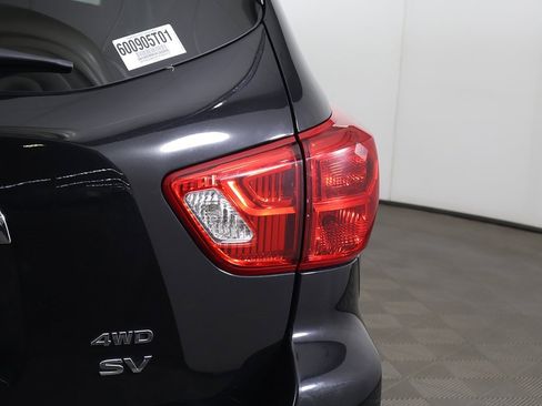 Used 2019 Nissan Pathfinder SV image 15