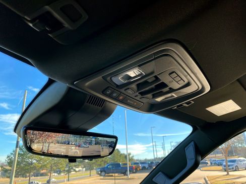 Used 2024 GMC Sierra 1500 AT4 w/ Technology Package image 23