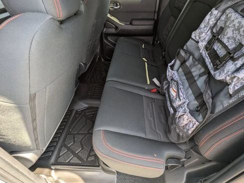 Certified 2025 Nissan Frontier PRO-4X AWD/4WD image 17