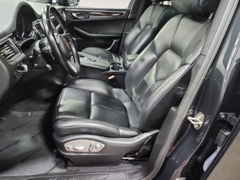 Used 2018 Porsche Macan AWD/4WD image 9