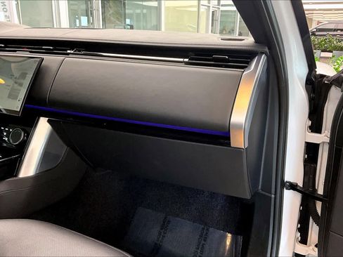 Used 2022 Land Rover Range Rover SE image 36