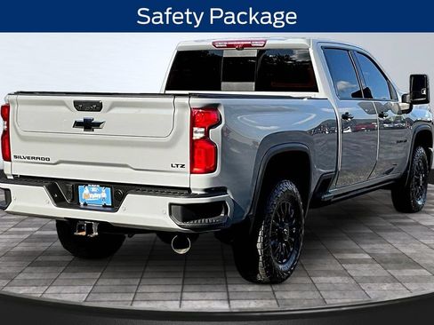 Used 2024 Chevrolet Silverado 3500 LTZ w/ LTZ Plus Package AWD/4WD image 6