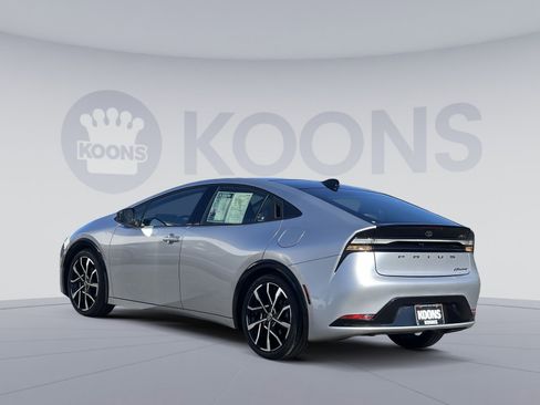 Used 2023 Toyota Prius Prime Premium w/ Advanced Technology Package image 4