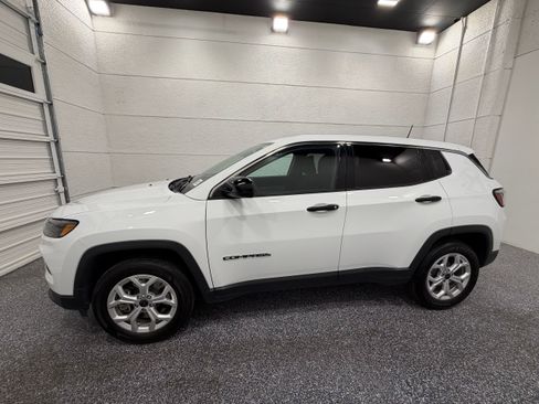 Used 2025 Jeep Compass Sport AWD/4WD image 2