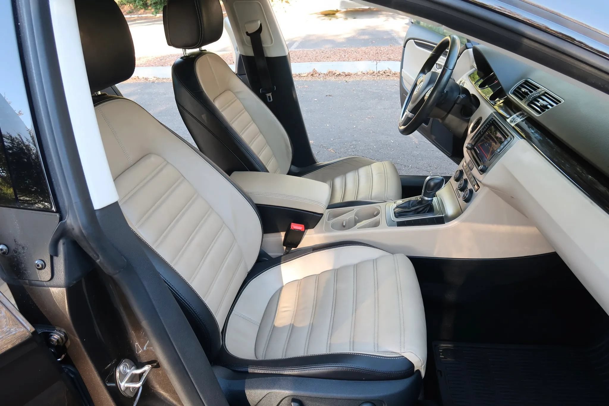 Used 2017 Volkswagen CC R-Line Executive FWD image 21