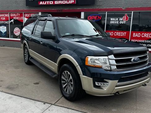 Used 2017 Ford Expedition EL XLT w/ Equipment Group 202A AWD/4WD image 2