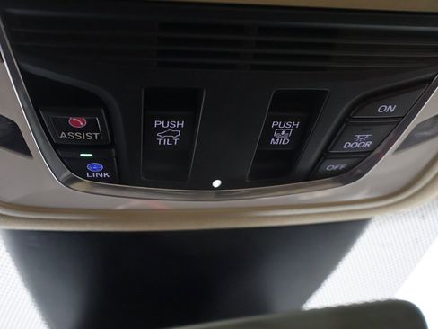 Used 2023 Acura MDX SH-AWD image 52