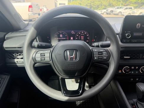 Used 2024 Honda Accord EX image 11