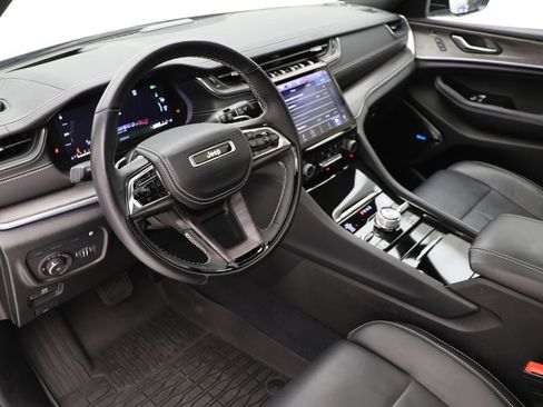 Used 2023 Jeep Grand Cherokee Overland w/ Advanced Protech Group III image 14