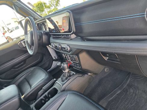 Used 2024 Jeep Wrangler Unlimited Rubicon 4xe AWD/4WD image 22