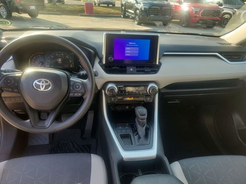 Used 2023 Toyota RAV4 XLE w/ Convenience Package image 18