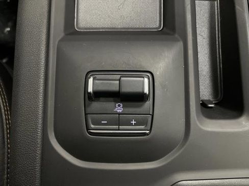 Used 2024 GMC Sierra 2500 AT4 w/ Technology Package image 27