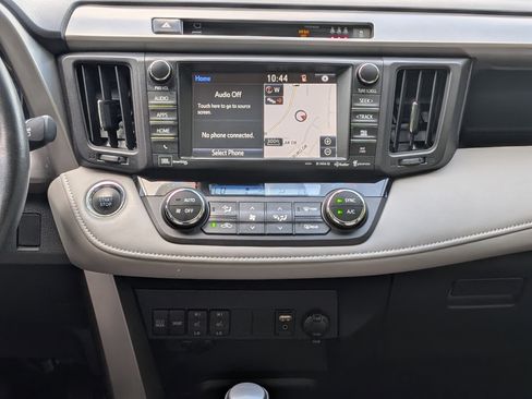 Used 2018 Toyota RAV4 Platinum FWD image 28