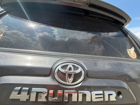 Used 2020 Toyota 4Runner SR5 AWD/4WD image 24