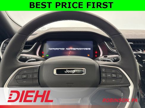 New 2025 Jeep Grand Cherokee Altitude w/ Trailer Tow Package image 24