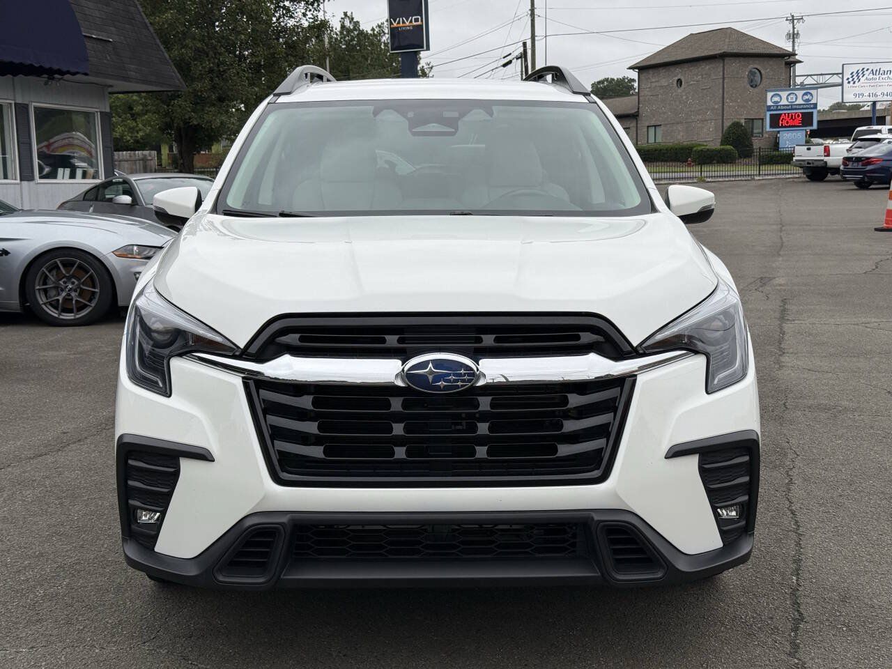 Used 2023 Subaru Ascent Limited AWD/4WD image 3