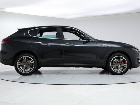 Certified 2023 Maserati Levante GT AWD/4WD image 6