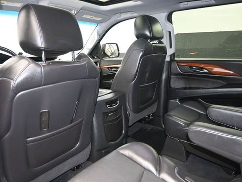 Used 2016 Cadillac Escalade ESV Premium AWD/4WD image 11