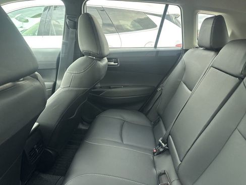 Used 2025 Toyota Corolla Cross XLE w/ Convenience Package image 17