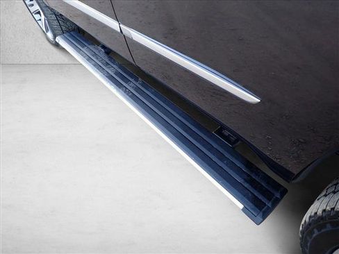 Used 2018 Cadillac Escalade Premium Luxury image 10