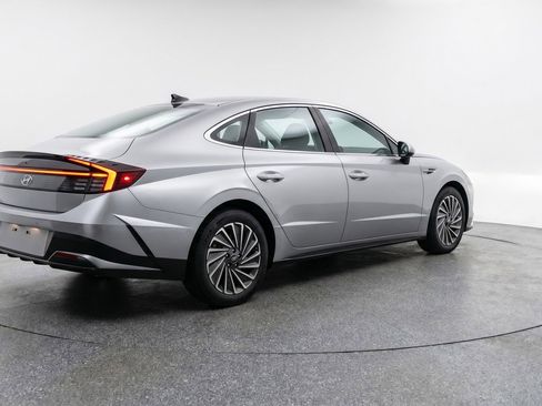 Used 2025 Hyundai Sonata SEL FWD image 9