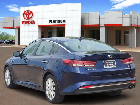Used 2018 Kia Optima S FWD image 5